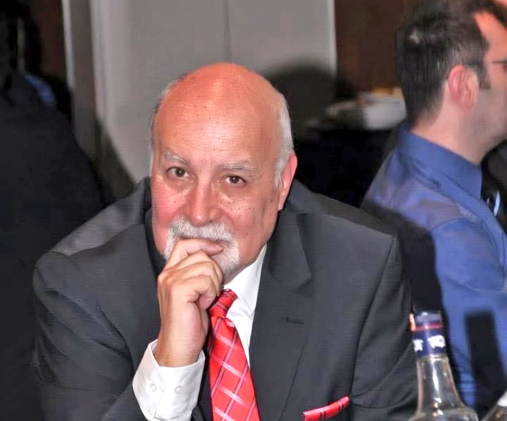 Acı bir haber...

1976-1978 yılları arasında, Fenerbahçe erkek basketbol takımının en zor günlerinde antrenörlük görevini üstlenen Tulu Siyavuş'u kaybetmişiz.

Başımız sağ olsun.