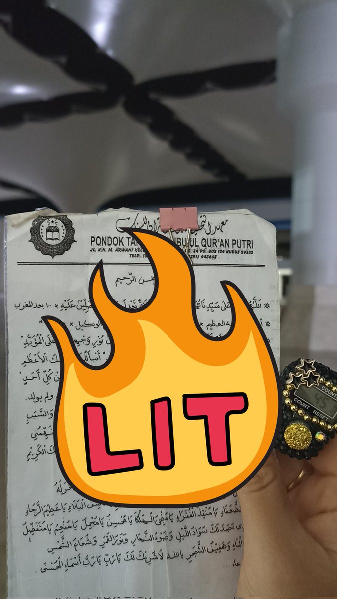 larasparris's tweet photo. Gedebak gedebukan 🥴
Wirid dibis, dimobil, dipesawat, dimasjid, dimushola, dimana aja lossss 🔥🔥 https://t.co/b6TtQgThKd