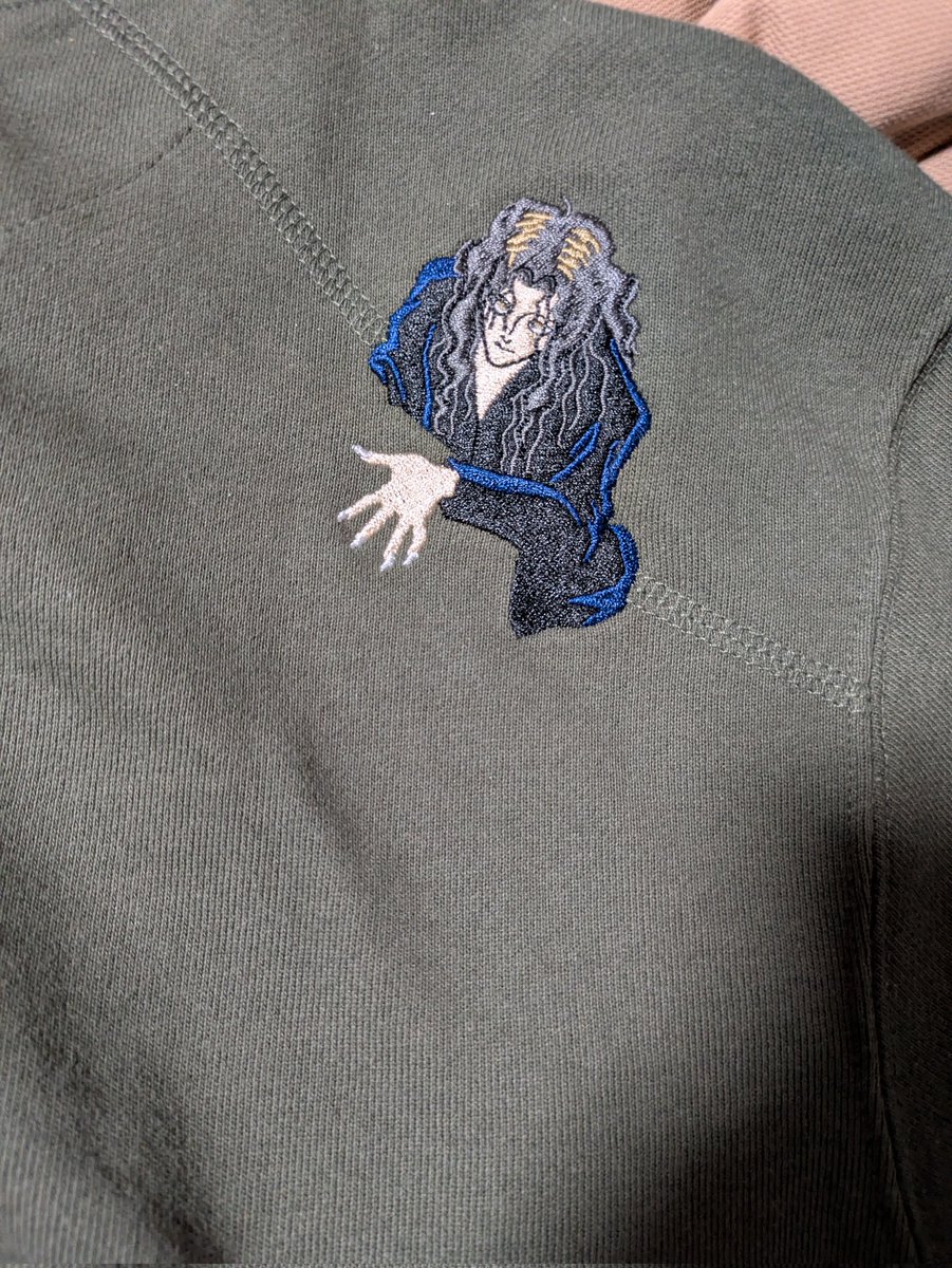 イオンでトイレ行ったら並んでて、また後ろに人が来て真後ろの人を右肩の戸愚呂兄がずっと睨見つけてたと思うと胸熱。