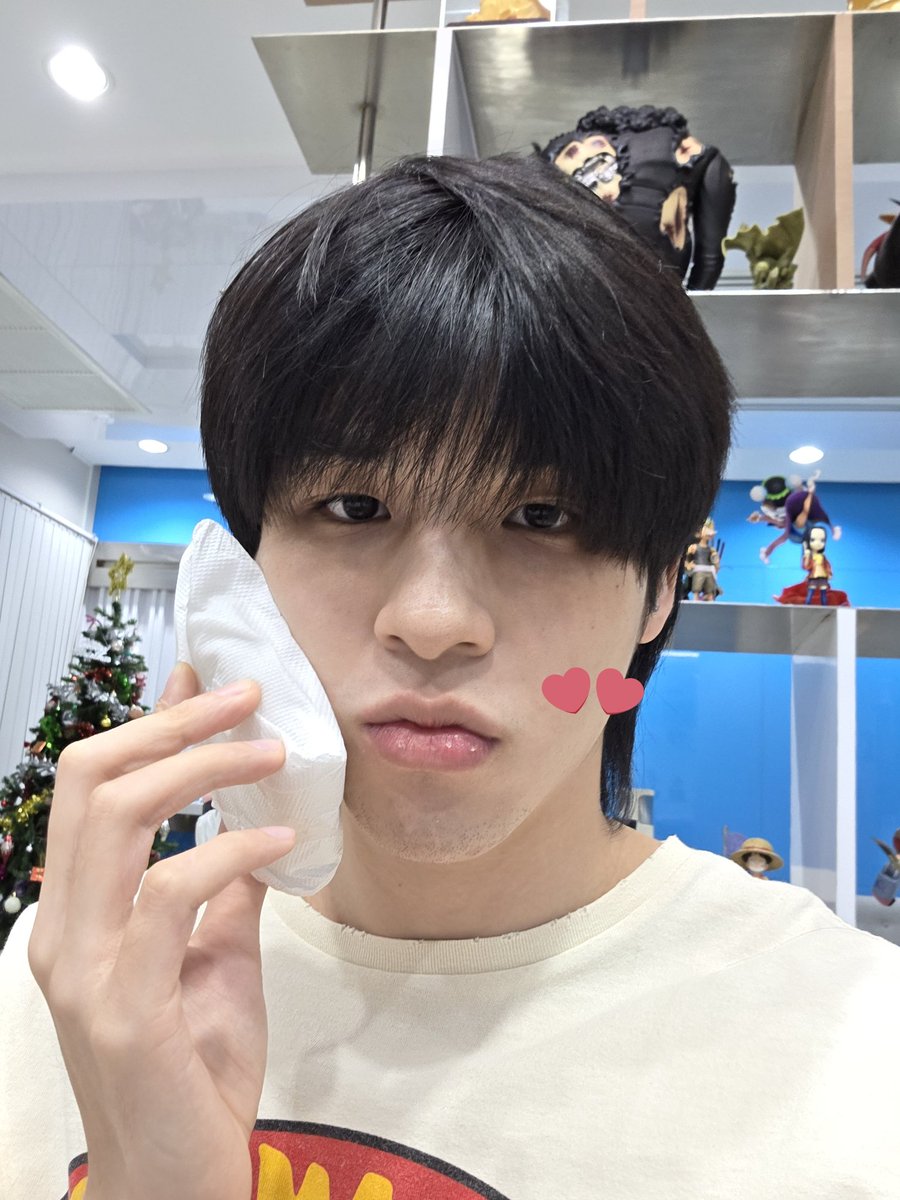 skywongraveee's tweet image. เอาใหม่ ไม่ใช่ 3 ปี อะแฮ่ม 6 ปี ! ตลอดหกปีที่กูไม่เคยทำร้ายใคร แต่ว่าวันนี้กูจะเอามึงออกไป  มึงจะต้องเจ็บ มากกว่าที่ทำเหงือกกูเจ็บ ไอฟันคุดที่นอน 180 องศา ตุ้บตั้บๆ (เสียงเครื่องมือแพทย์)