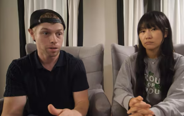 jongy064's tweet image. 미국 유튜버가 미국을 떠난다.
가장 큰 이유는 의료서비스와 세금.

1. 한국에서 생활하다가 미국으로 돌아간 225만 유튜버 올리버쌤
2. 숲속 전원주택에서 생활 중임.
3. 세금 : 내년부터 재산세 8000달러(약 1156만원)를 내야 한다. 주택 보험료는 4402달러(약 637만원)를 내야 함. 
집을 소유하는…