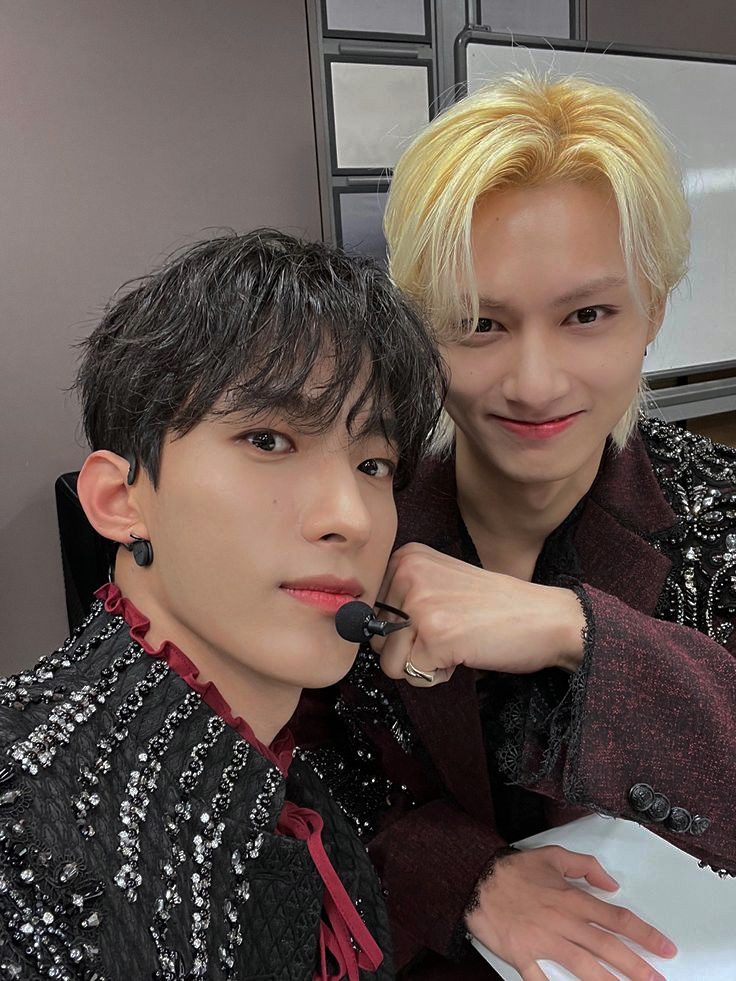 rengkap's tweet photo. ㅤ
ㅤ
[ 🔔 #PIKATION ]

𝗝𝗔𝗡 created a new post!

PIKA! Long time no see. Here i am with my bro, Suma and this is our activity behind the stage. 
ㅤ
ㅤ https://t.co/jIL6EjsQg6