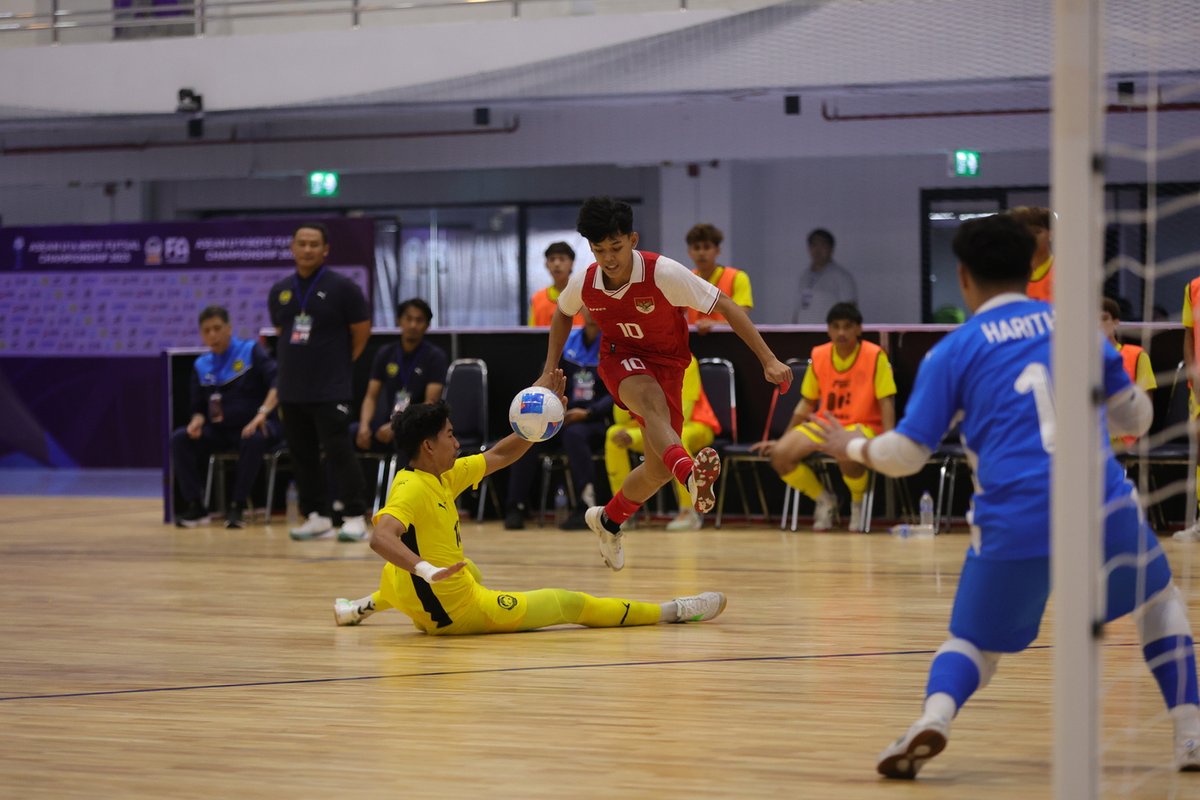 Indonesia Amankan Kemenangan Tipis Atas Malaysia di ASEAN U19 Boys' Futsal Championship 2025

Lebih lengkapnya, bisa cek di: futsalindonesia.org/news/indonesia…