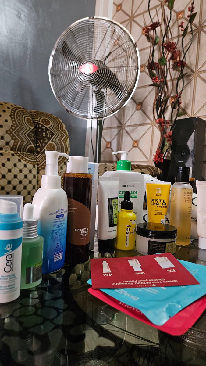 emmyb0y's tweet image. skin has been caring well so far. feels good ngl.