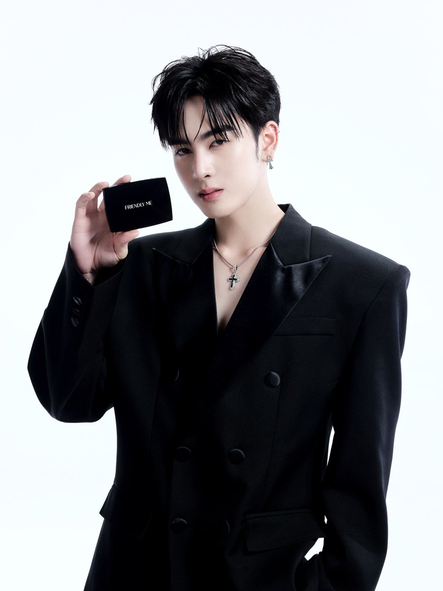 GMMTV's tweet image. ขอแสดงความยินดีกับ “แซนต้า-พงศภัค” Presenter คนล่าสุด ของ Friendly Me Flip Longwear Compact Foundation แป้งผสมรองพื้น

ฝากติดตามกันด้วยนะคะ

#FriendlyMExSANTA
#FriendlyME 
#FriendlyME_TH
#FriendlyMeFlipLongwearCompactFoundation
#GMMTV