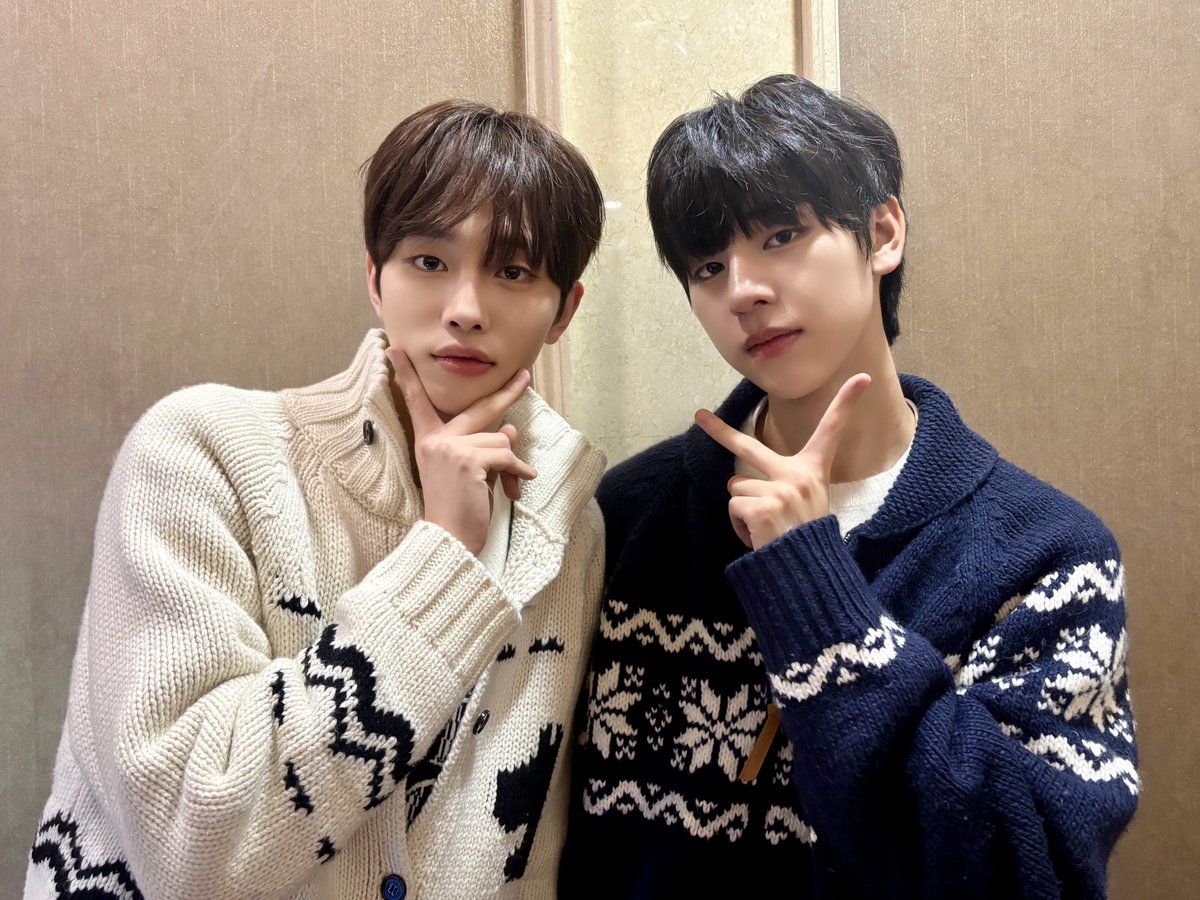 [📸] #DRP_PIC

◾2025. 12. 27
◽ 李协&amp;金东玧 2025 双人合影会

베이징에 간 강찌즈➰💞
연말도 드리밍과 함께 따뜻하게 보냈습니다🍀

#DRIPPIN #드리핀
#이협 #김동윤
#LEEHYEOP #KIMDONGYUN