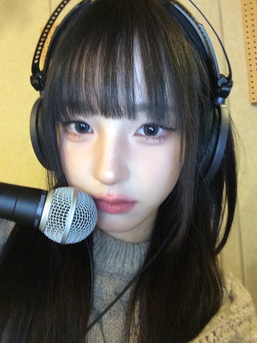 UNIS_offcl's tweet image. 🎤💨💨

#UNIS #유니스 
#YUNHA #방윤하