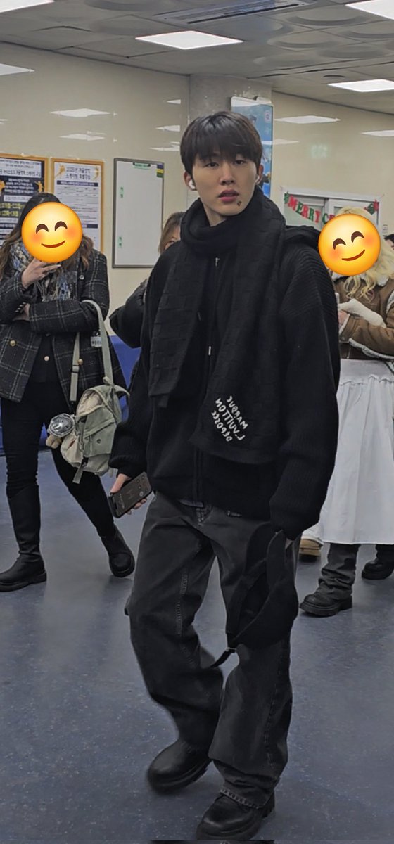 beksamsibil131's tweet image. sorry i forgot to censor. 

dear @shxx131bi131  thank you for coming and supporting @iKON_gnani_____ 😭😭🥺🥺♥️♥️
 my heart is so full, i know my boys wont fail me 🥰