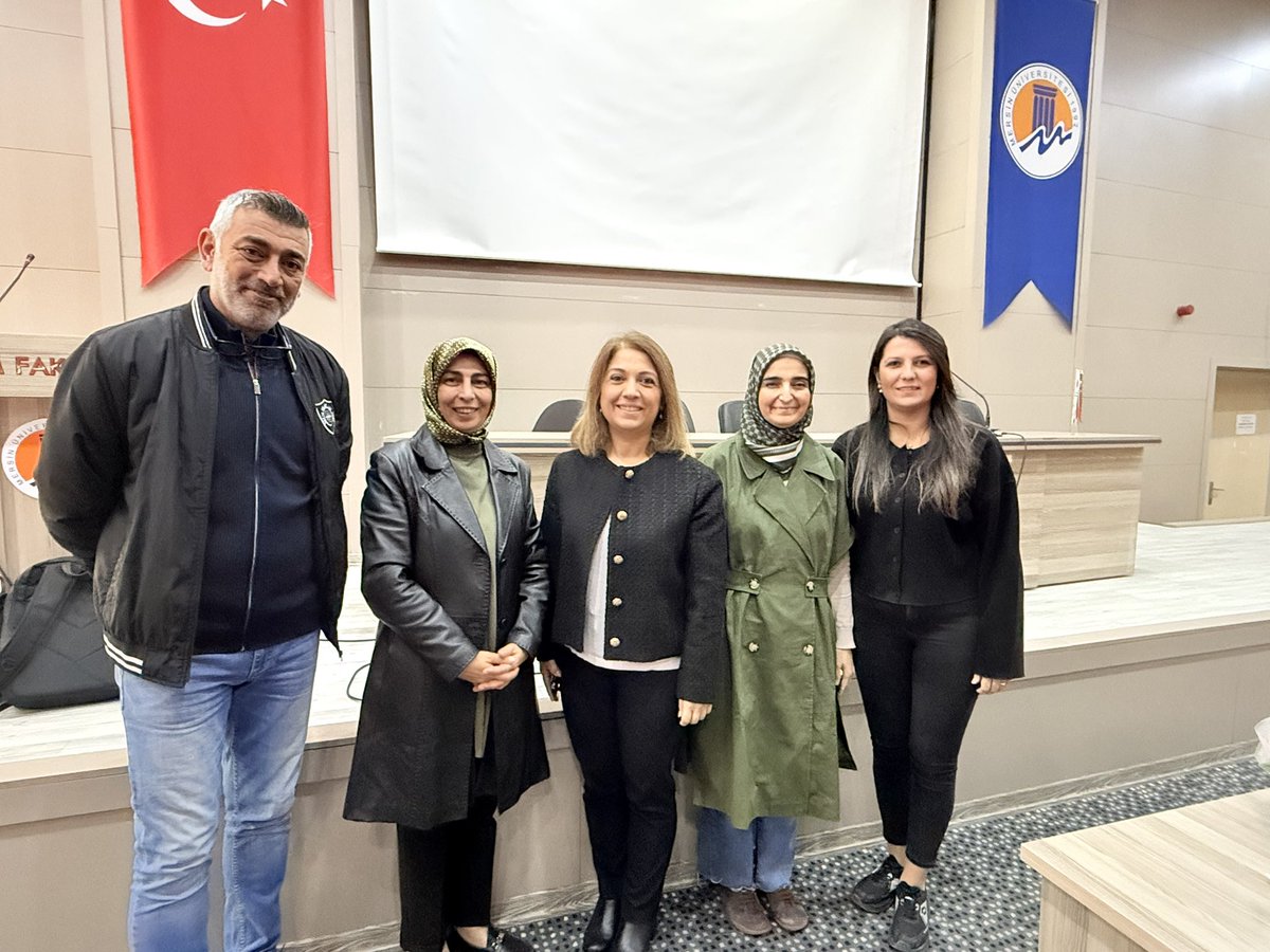 #eTwinningITE kapsamında eTwinning İçerik Geliştirme Eğitmeni Kenan Çete tarafından 
<a href="/meukurumsal/">Mersin Üniversitesi</a> Eğitim Fakültesi akademisyen ve öğrencilerine yönelik;

🔻ESEP kaydı
🔻Twinspace kullanımı 
🔻Üretken yapay zeka araçları eğitimi gerçekleştirildi. 

<a href="/mebyegitek/">Yenilik ve Eğitim Teknolojileri Genel Müdürlüğü</a> <a href="/Muhammed0744/">Muhammed ÖZDEMİRCİ</a>
