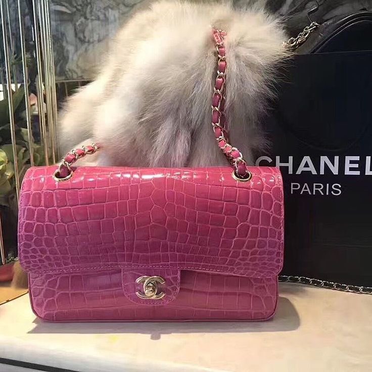 musesblueprint's tweet image. Pink Croc Chanel Bag 🎀