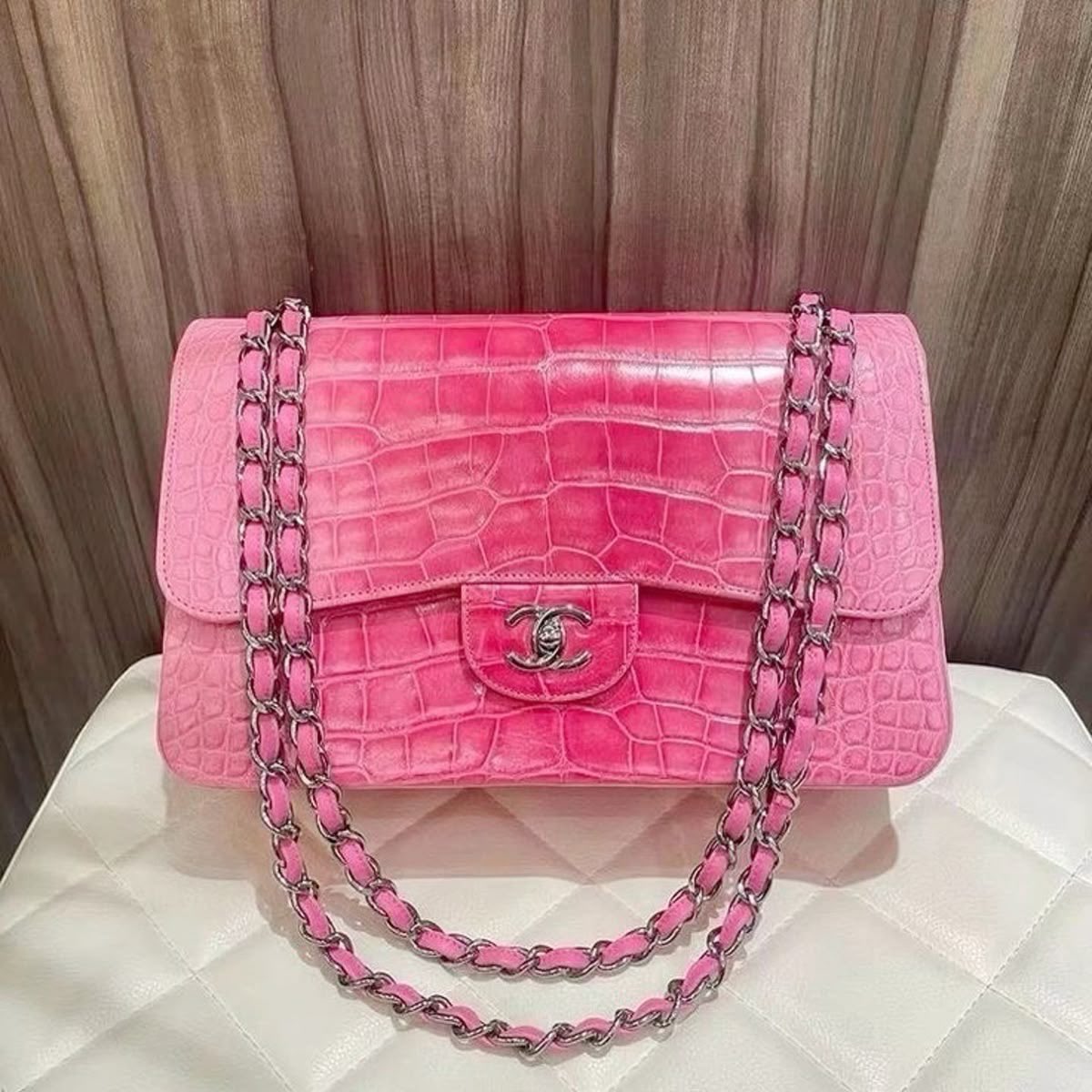 musesblueprint's tweet image. Pink Croc Chanel Bag 🎀