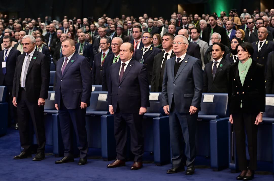 ambalgerieparis's tweet image. Organisé sous le haut patronage de Monsieur le Président de la République @TebbouneAmadjid, le Colloque national sur la #SécuritéJuridique &amp;amp; son impact sur le #DéveloppementÉconomique, a été ouvert, à #Alger 🇩🇿, par M. le Premier ministre, Sifi Ghrieb⬇️

🔗premier-ministre.gov.dz/ar/post/%D9%83…