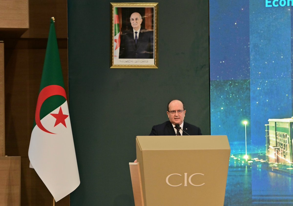 ambalgerieparis's tweet image. Organisé sous le haut patronage de Monsieur le Président de la République @TebbouneAmadjid, le Colloque national sur la #SécuritéJuridique &amp;amp; son impact sur le #DéveloppementÉconomique, a été ouvert, à #Alger 🇩🇿, par M. le Premier ministre, Sifi Ghrieb⬇️

🔗premier-ministre.gov.dz/ar/post/%D9%83…