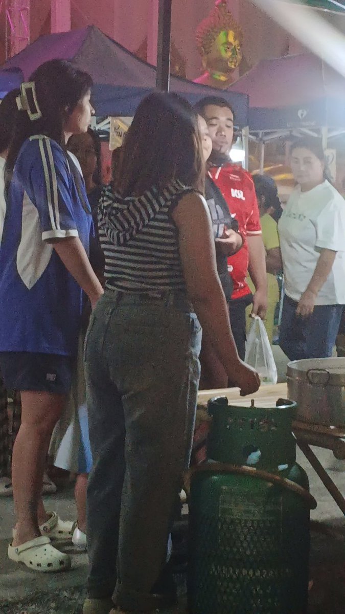 ใครตามมาถูก ถ้าเจอกันเด่วให้จับนม