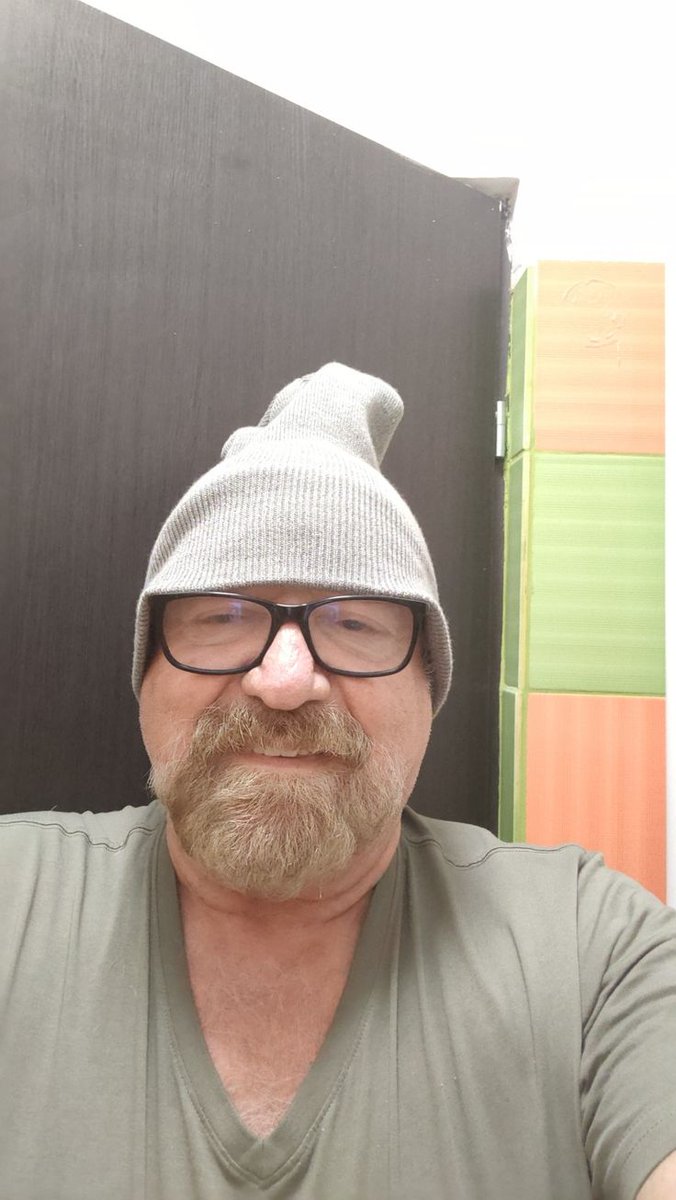 Truck driver tweet media