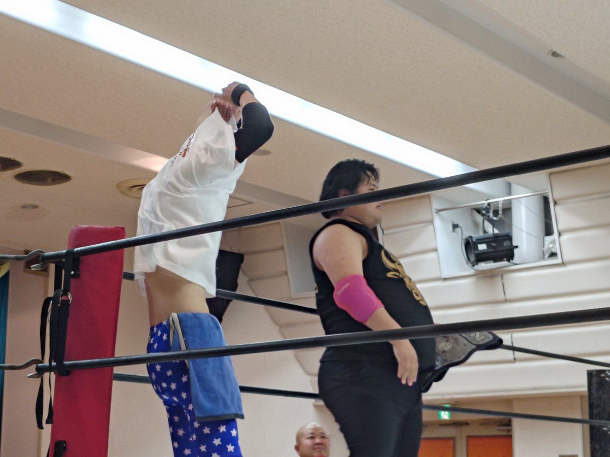 TANANY's tweet photo. #RAW91
バクエイさん目がバキバキだし、チャンプはいつの間にか150キロになってた。 https://t.co/NvDmWEScMR