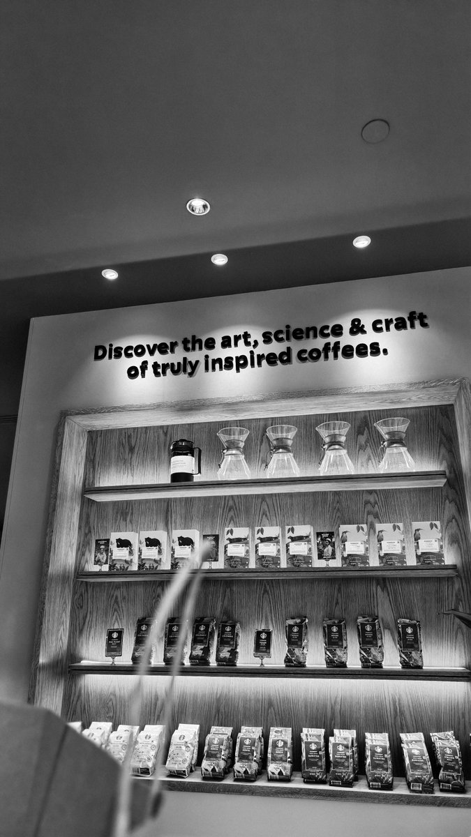 FrameTheMoment_'s tweet photo. The B&amp;W contrast on the X200 Pro is just crispy. 📸🤌
#VivoX200Pro #CoffeeTime #vivo https://t.co/nR18PuNRRe