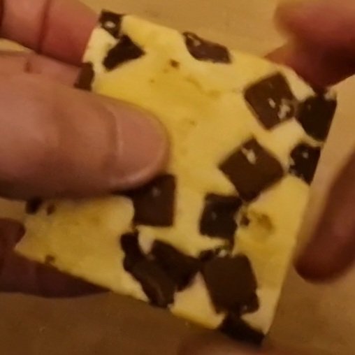 The Lidl Bakery is a treat filled space and today we check out this. Let's reach into the bag and try this Blondie.
Lidl - 89p
youtu.be/UCbitzh70mE
#LidlTripleChocolateBlondie #LidlBakery  #Chocolate #Blondie #Review