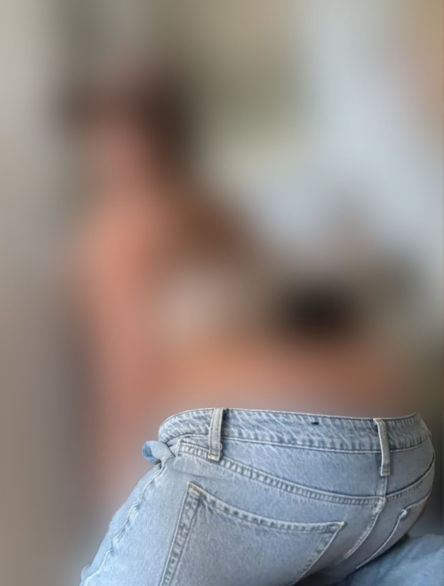 her jeans are pulled down and you still can't see her ass, beta! 🌀

#censor #goonette #fabricsexual #nsfw #beta #loser #virgin #findom #IRL #irlsubmissions