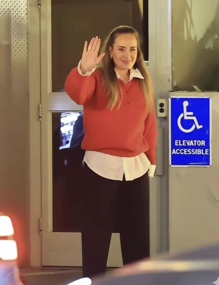 SHE SMILED AND WAVED!!! ❤️
