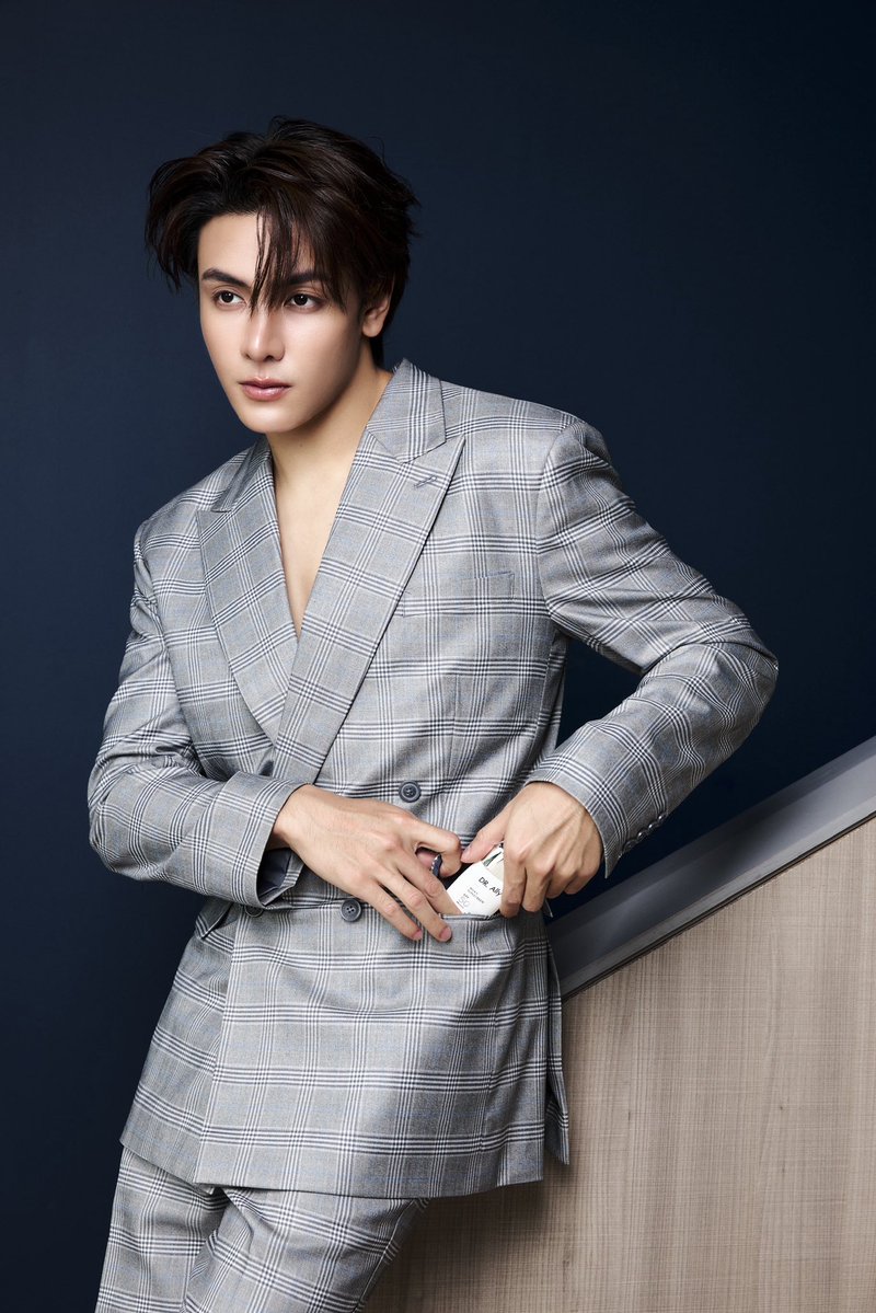 GMMTV's tweet image. ขอแสดงความยินดีกับ “จุง-อาเชน” Presenter คนล่าสุดของ กันแดดเนื้อน้ำนม สำหรับผิวหน้า DR. Ally Milky Sunscreen  SPF50+  PA++++

ฝากติดตามกันด้วยนะคะ

#DrAllyXJoong
#DrAllyMilkySunscreen 
#กันแดดน้ำนมDrally
#DrAlly
#GMMTV