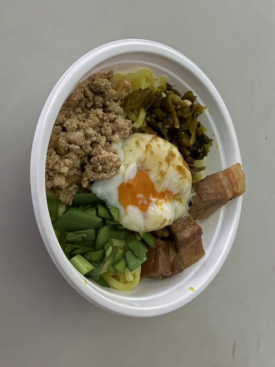 goriraumen's tweet photo. カウントダウンジャパン　DAY1終わりました。
個人的にはDa-iCE、NiziU、デロリアンの順かな。
ご飯は台湾まぜそばが美味しかったかと。
#CDJ2526 https://t.co/kSJ8qlfq4i