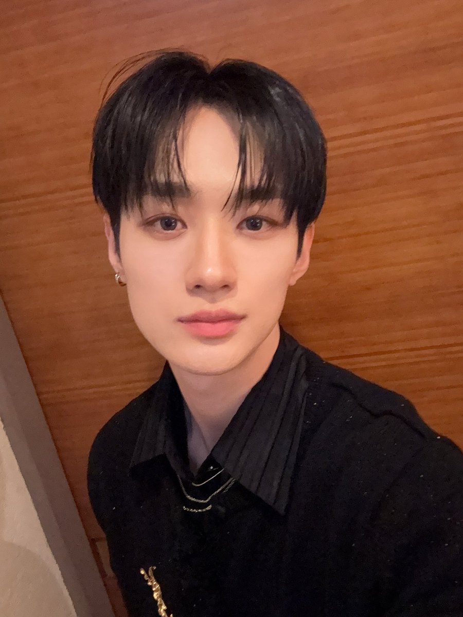 by_verivery's tweet photo. [#용승]       

행복한 토요일

#YONGSEUNG #베리베리 #VERIVERY https://t.co/YgxRMJVmLZ
