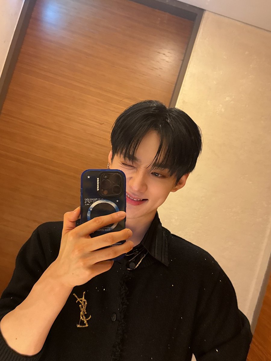 by_verivery's tweet photo. [#용승]       

행복한 토요일

#YONGSEUNG #베리베리 #VERIVERY https://t.co/YgxRMJVmLZ