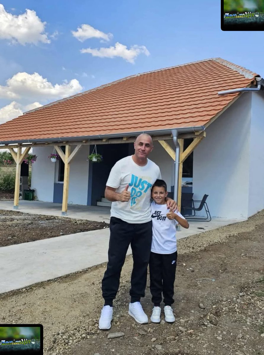 NemanjicZoran's tweet image. Dobro pogledajte ovog čoveka.

U selu Belanovce kod Leskovca, Marko Nikolić je izgradio potpuno novu kuću od 80 kvadrata malom dečaku Stefiju kome su roditelji umrli. Mali Stefi je dobio novi život i sada može da uživa u svom novom domu.

Kapa dole Marko!❤️❤️