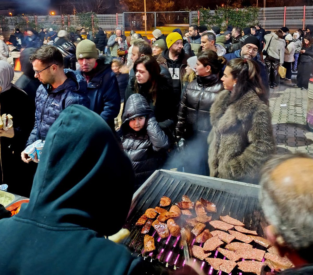 BK_Kirklareli's tweet photo. Winterfest Gecesi ❄️🎶
Bahçeşehir Koleji’nde, veli katılımlı olarak gerçekleştirdiğimiz Winterfest etkinliğimizde öğrencilerimizle birlikte oyunlar oynadık, eğlenceli film gösterimi izledik ve konser eşliğinde keyifli anlar paylaştık. https://t.co/Iiek6BX3T6