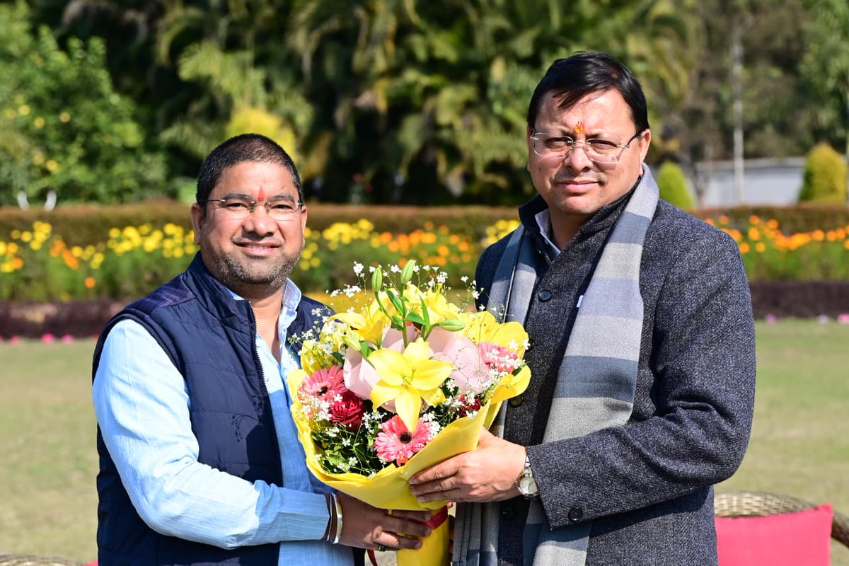 Ramesh_Gariya's tweet photo. आज देहरादून मुख्यमन्त्री आवास में प्रदेश के यशस्वी युवा मुख्यमन्त्री बड़े भाई आदरणीय श्री@pushkardhami  जी से मिलकर जलागम विभाग में चल रही परियोजनाओं के प्रगति पर चर्चा हुई तथा क्षेत्र के विकास कार्यो  के बारे में विस्तार से बातचीत की!
@narendramodi
@AmitShah
@sunilbansalbjp https://t.co/IGCKnXnJBj