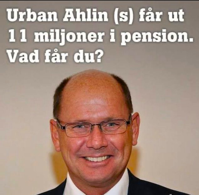 DABoooomB's tweet image. Nej nu måste vi höja skatten för rika sossar - enligt S själva bör han få ut hälften.🤣🤣🤣