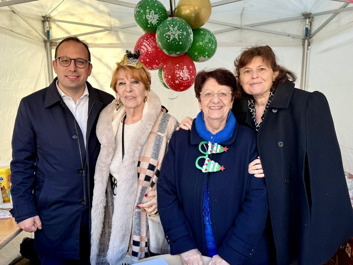 anthony_borre's tweet image. Le Père #Noël n’a pas encore terminé sa tournée !
Aujourd’hui, il fait escale à Pasteur pour la fête de Noël du comité de quartier 🎄
Un grand merci à Josette et Mauricette pour leur dévouement.
#Nice06