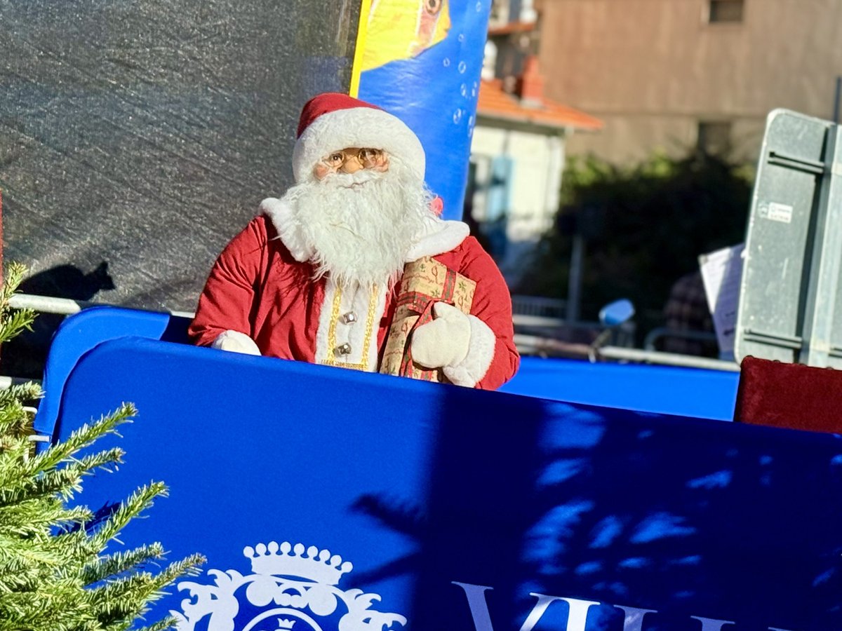 anthony_borre's tweet image. Le Père #Noël n’a pas encore terminé sa tournée !
Aujourd’hui, il fait escale à Pasteur pour la fête de Noël du comité de quartier 🎄
Un grand merci à Josette et Mauricette pour leur dévouement.
#Nice06