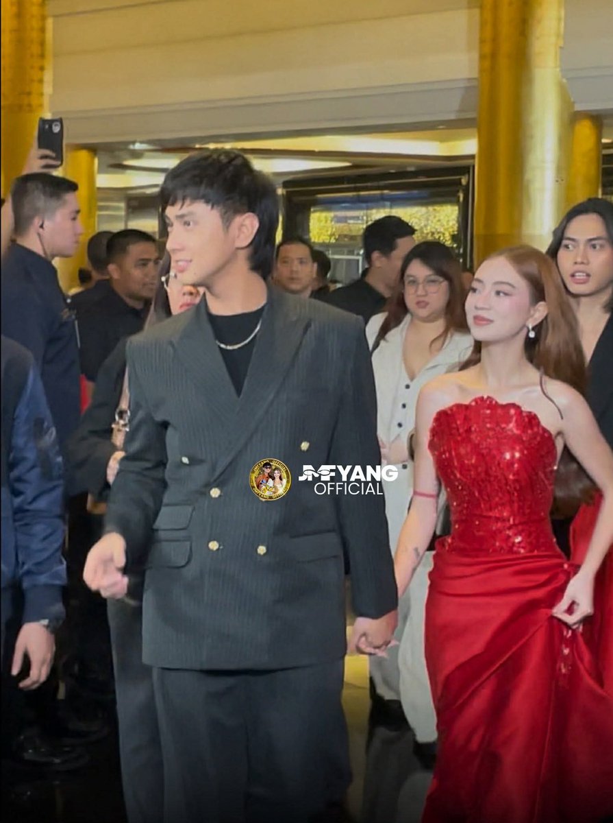 JMFyangOfficial's tweet image. A Night of Pride, Grace, and Star Power! 

All eyes on them as JM and Fyang walk in for the 51st MMFF Gabi ng Parangal Awards Night. 

Grace, confidence, and that undeniable star power. From every step to every smile, you can feel how far they’ve come and how much heart they put…