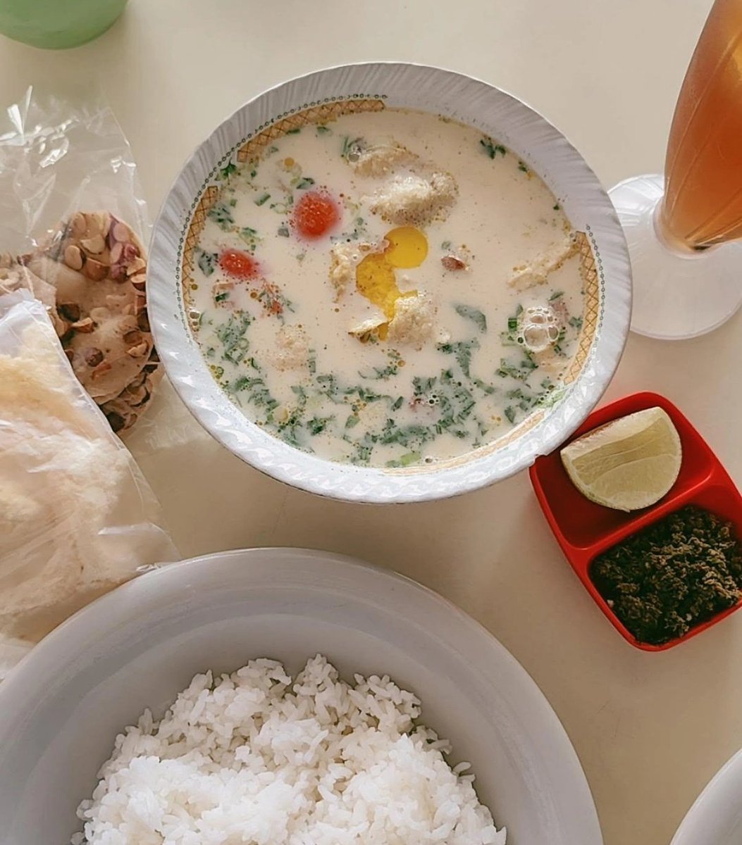 lailadimyati's tweet photo. Keliling #Palembang hari ini dgn @andinaecha

#kulinerlaila #kulinerpalembang

1. Sop Jakarta Haji Abdul Majid Hasan, Taman Kenten. 
https://t.co/gGOEolqTxh

2. Pempek Panggang Agus, Lemabang. 
https://t.co/FUMLshzK1t

3. Pempek Dos Hendra, Dempo.
https://t.co/jaM6e4vE4K https://t.co/n8AXINO2Hz