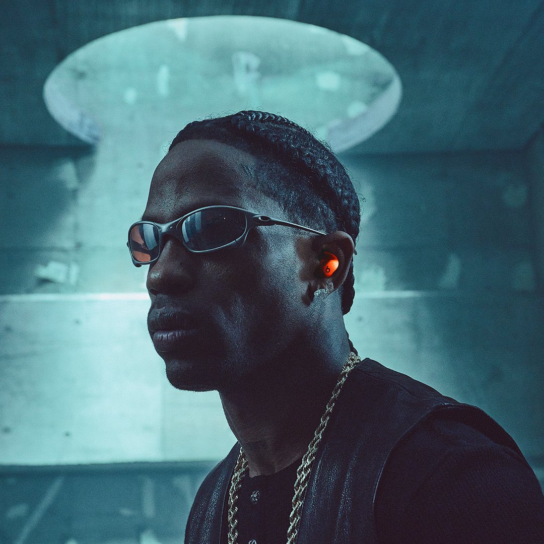 Kulturlesite_'s tweet image. 🗣️ ATEYABA s’exprime sur son INFLUENCE : 

« Quand j’ai sorti PPA en 2009 et PPA 1.5 en 2011, il n’y avait aucun Rocky, aucun Travis, j’étais sur ma propre wave… 

Quand tu regardes Superlove de Charlie XCX ou Kyoto de Yung Lean c’est des bails qui viennent de moi. 

Mais Travis…