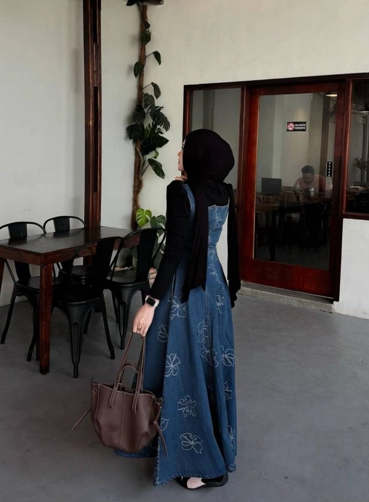 letacakepstuff's tweet image. pretty dress

a thread