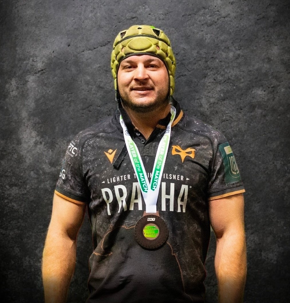 Harri Deaves vs Scarlets

Metres carried - 54 🥉
Line breaks - 1
Offloads - 1
Defenders beaten - 5 🥇

Tackles completed - 27/29 🥇
Turnovers won - 2 🥇

Huge defensive set as usual from the man in the yellow cap - but just as prolific in attack, beating defenders for fun.