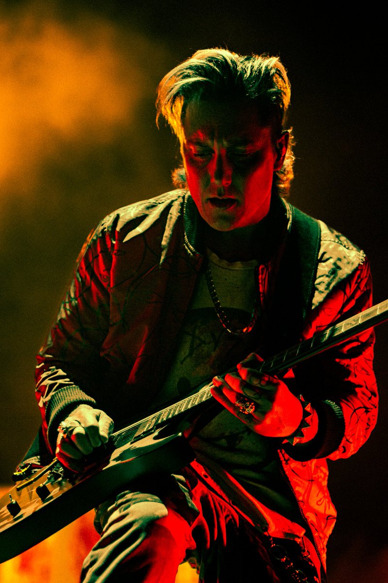 「 ✦ daily synyster gates ✦ 」 tweet media