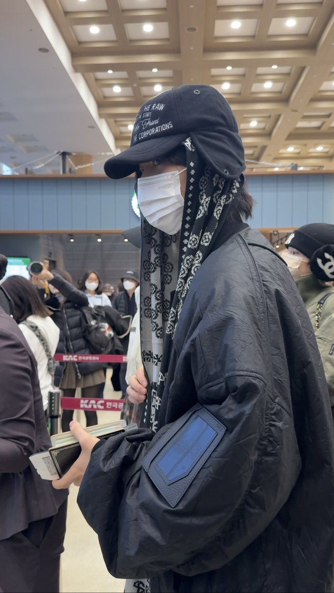 ABCDL0VEEE's tweet photo. 아심심해..내친구들빨리오면좋겟는데? https://t.co/xmQZHvpPDZ