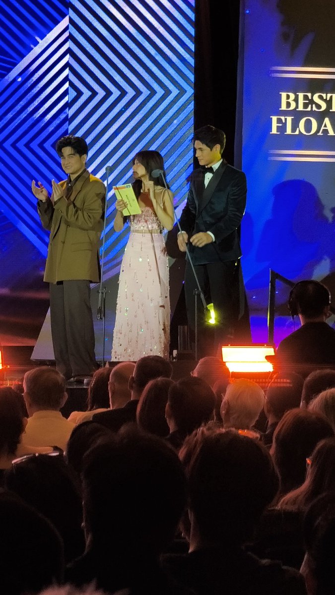 cheddyismygrace's tweet photo. Dustin, Bianca and Will present the #BestFloat award which is won by Unmarry and Manila's Finest https://t.co/Wah60rCJM2