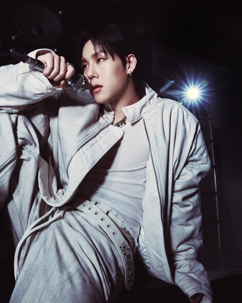 OfficialMONSTAX's tweet image. 𝗝𝗢𝗢𝗛𝗢𝗡𝗘𝗬 
𝗧𝗛𝗘 𝟮𝗡𝗗 𝗠𝗜𝗡𝗜 𝗔𝗟𝗕𝗨𝗠 光 (𝗜𝗡𝗦𝗔𝗡𝗜𝗧𝗬)

CONCEPT PHOTO
미쳐야 빛난다 VER.

Release on 260105 6PM (KST)

#주헌 #JOOHONEY
#몬스타엑스 #MONSTAX #MONSTA_X
#光 #INSANITY #JOOHONEY_STING