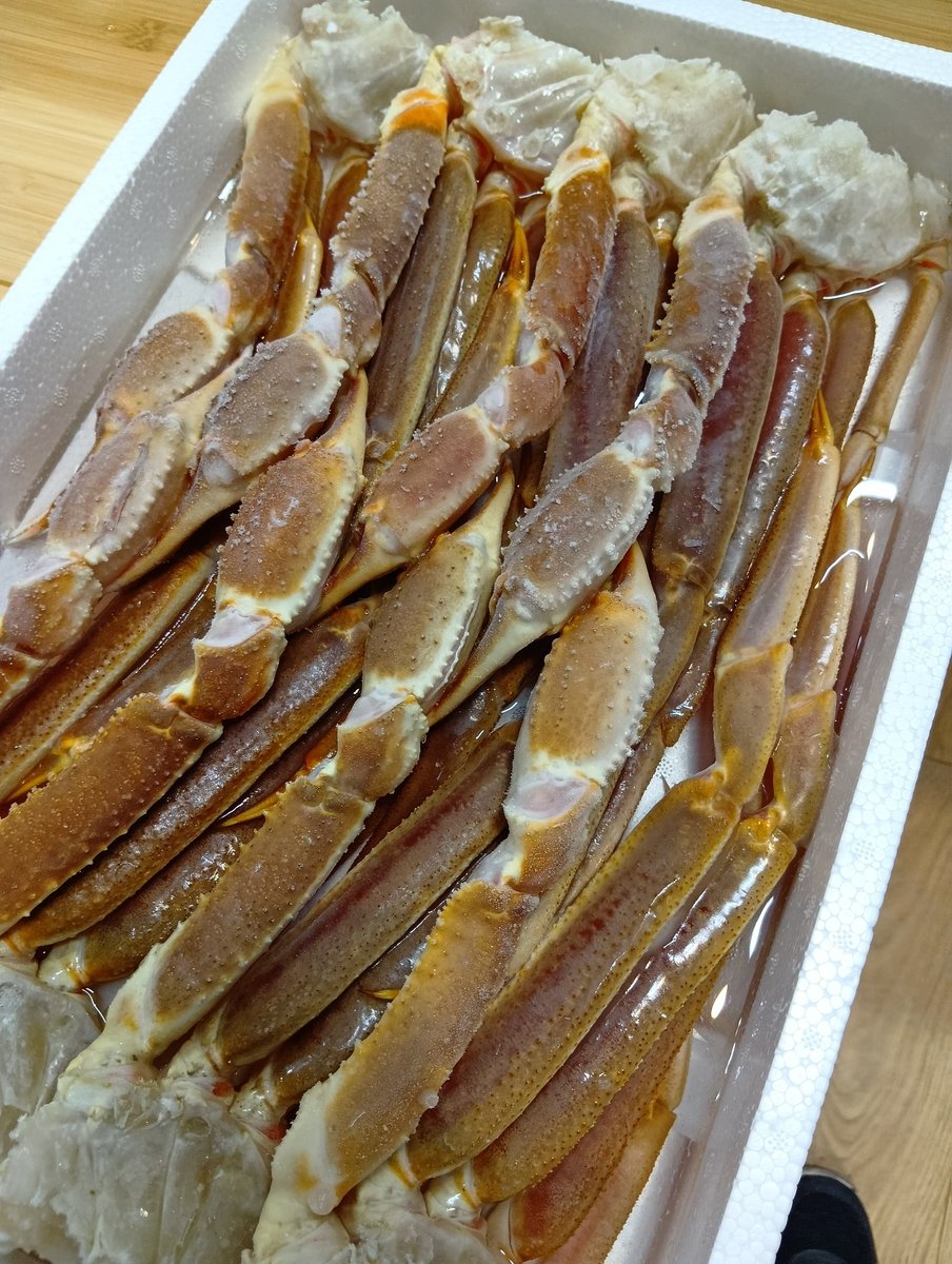 kantasgh2011's tweet photo. 蟹パーティー。
美味しくいただきました。

今年は色んな縁から
たくさん美味しいものを
いただけました。 https://t.co/NXbnvUbB0N