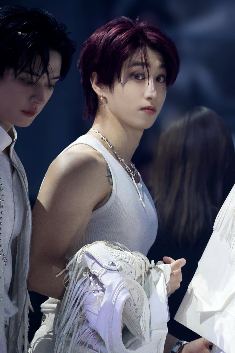 hanttps's tweet image. .. he needs a bra