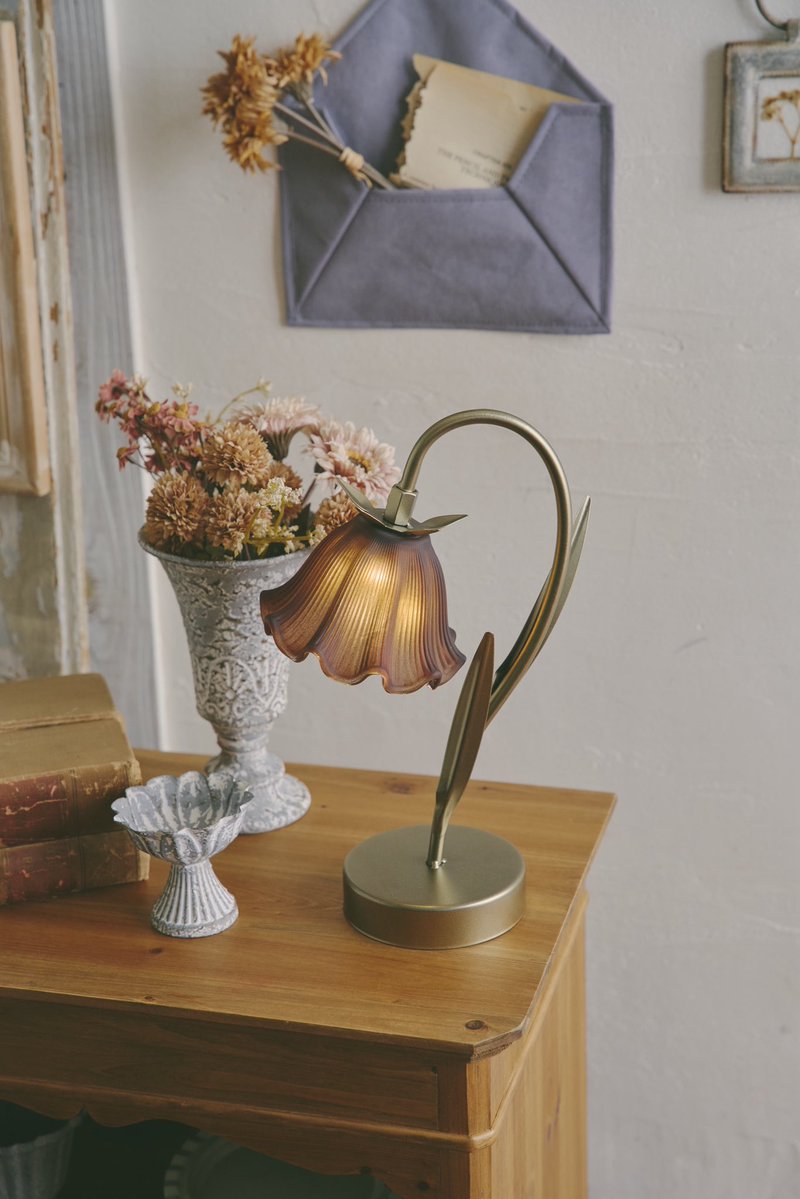 こんなに可愛いライトが3,000以下で
買えるのがsalut!というブランドです。🥀

#来年発売 #salut #サリュ