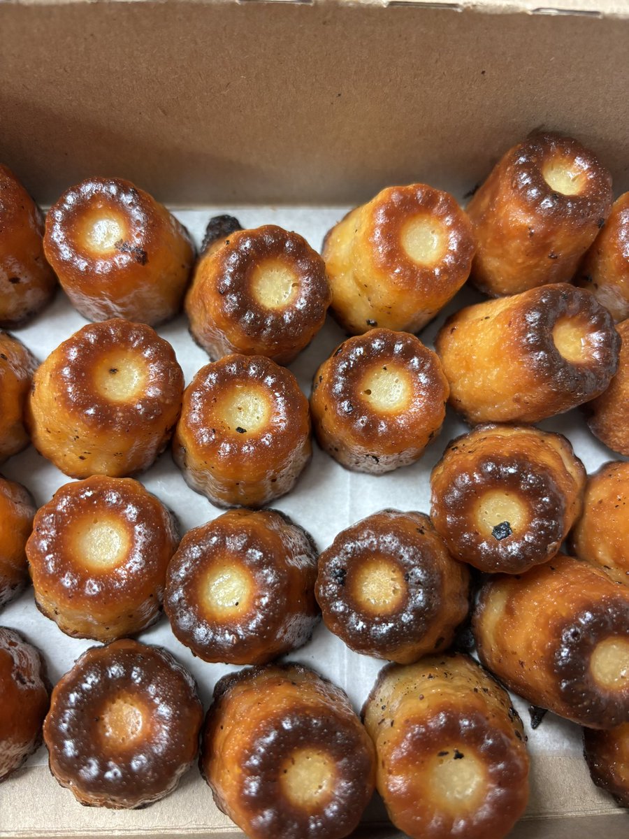 Holiday cheer is in the air! We’re at the Bethesda market until 3 PM - stop by and treat your brunch table to organic, all-natural European baked goods.
