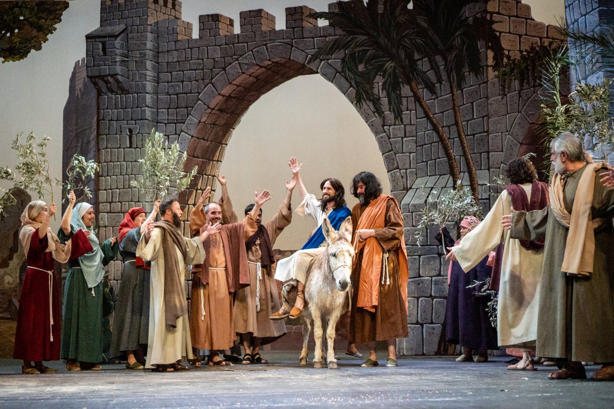 passiodecervera's tweet image. Busques un regal especial i amb valor cultural?
Les entrades de La Passió són molt més que teatre:
✨ tradició
✨ emoció
✨ patrimoni viu

Sorprèn família i amics amb una experiència única al cor de la Segarra.

Entrades ara amb promoció del 50% a 🔗lapassiodecervera.com