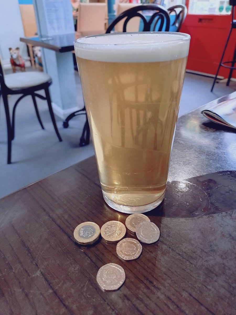 norfolknog1's tweet photo. Lovely drop of @ChinChinBrewing White Light in @ThreeBsPubBrid 🍻👍 @camra_wolds always pay cash for small businesses too #cardcharges £££££ https://t.co/o8ifGTMw2k