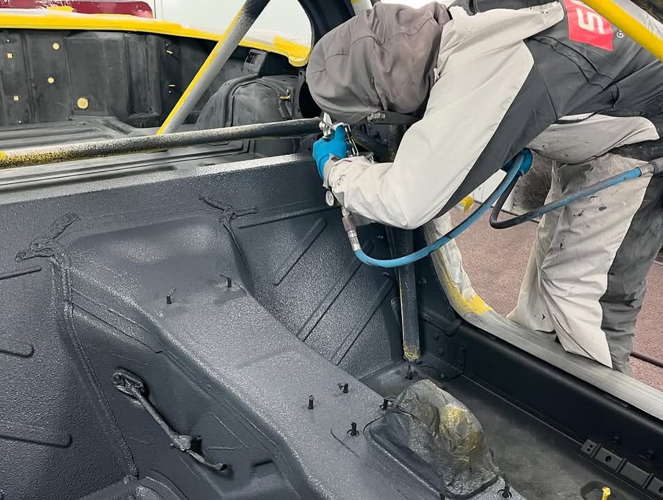 LizardSkin_'s tweet image. This C6 Z06 Corvette is in for a serious upgrade! 🏎️🔥 Flatline Auto Works stripped the interior to apply @LizardSkin_ sound control and thermal insulation—prepping it for a quieter, cooler ride.
📸 Flatline Auto Works
👉 lizardskin.com